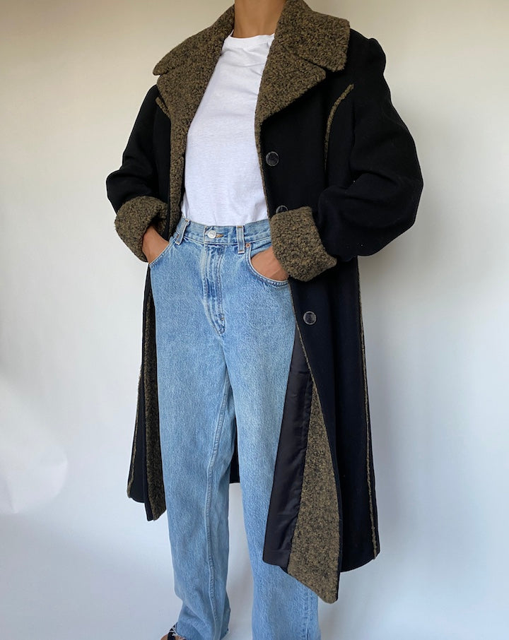 VINTAGE BLACK COAT 1064-5