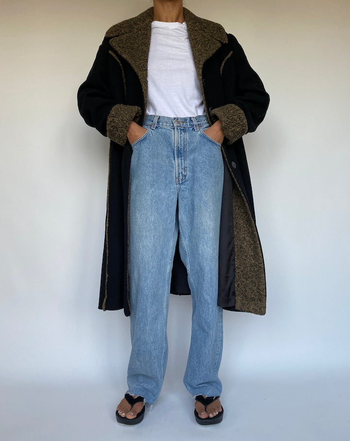 VINTAGE BLACK COAT 1064-7