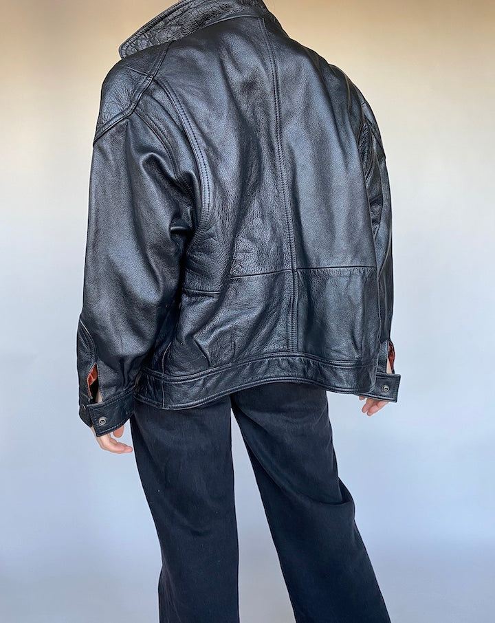 VINTAGE BLACK LEATHER JACKET 477-2