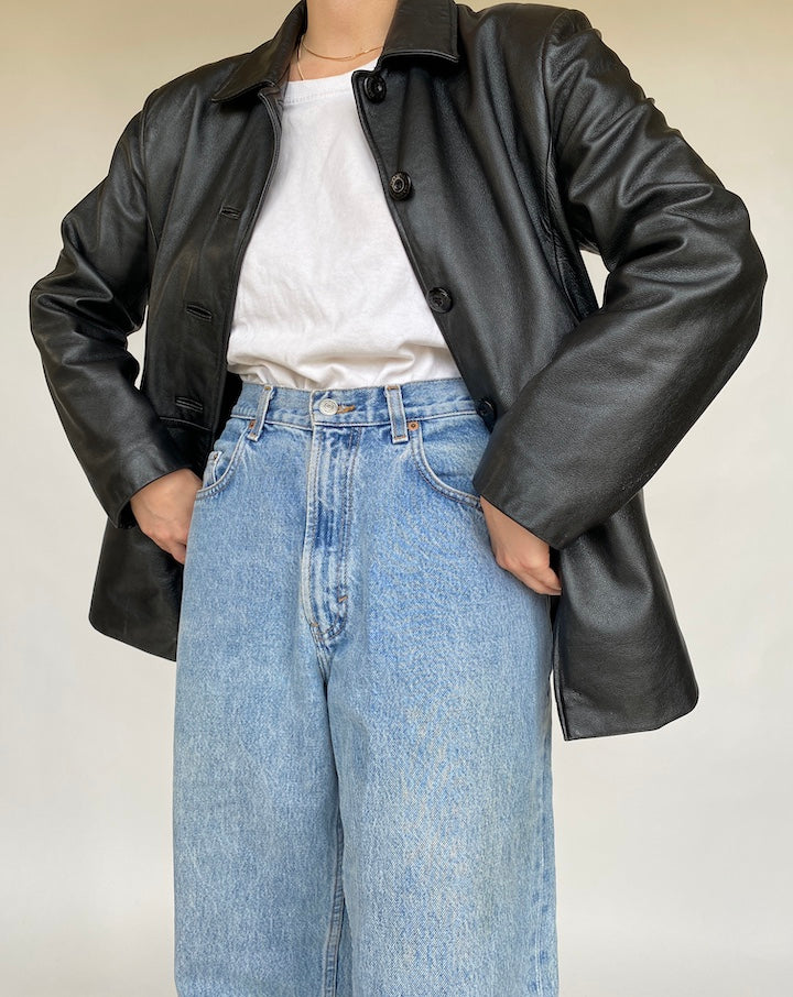 VINTAGE BLACK LEATHER JACKET WITH A FRONT BUTTON CLOSURE 458-4
