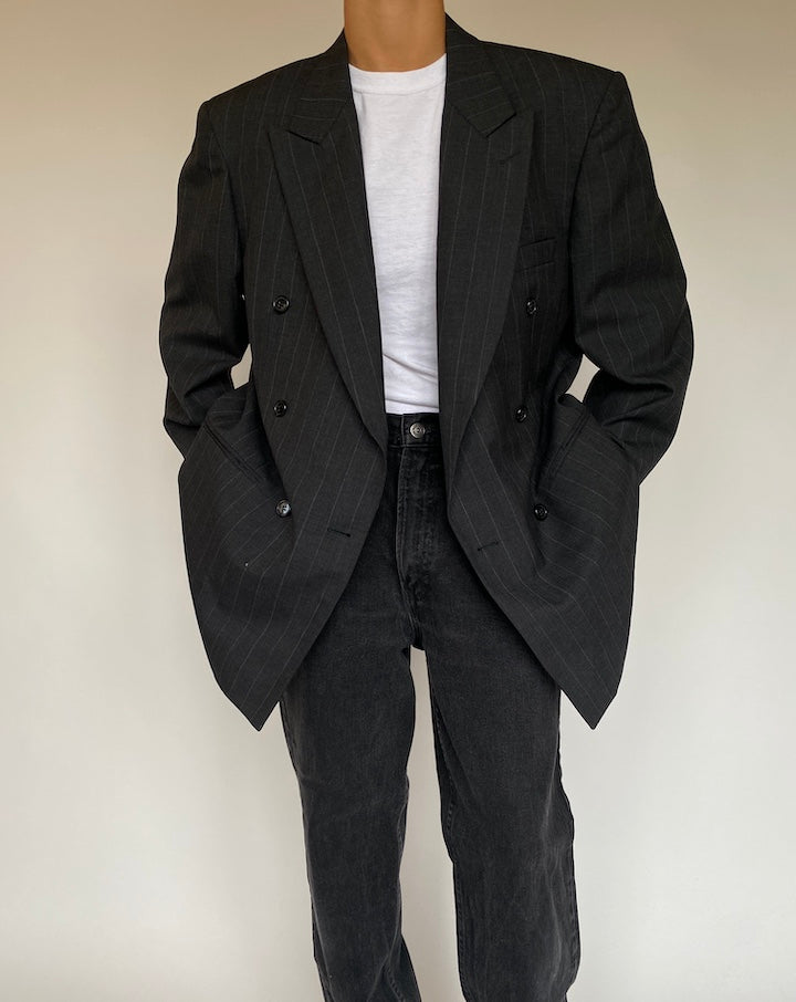 VINTAGE DOUBLE BREASTED DARK GREY PINSTRIPED BLAZER 1340-3