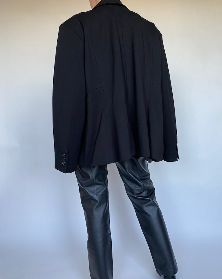 VINTAGE OVERSIZED BLACK BLAZER 482