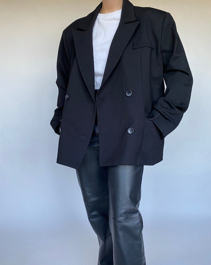 VINTAGE OVERSIZED BLACK BLAZER 482-4
