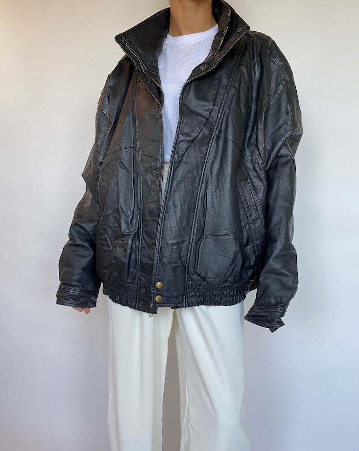 VINTAGE OVERSIZED BLACK LEATHER JACKET 011-4