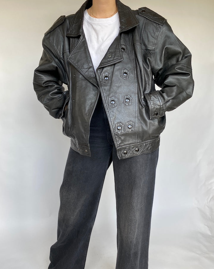 VINTAGE OVERSIZED BLACK LEATHER JACKET 456-2