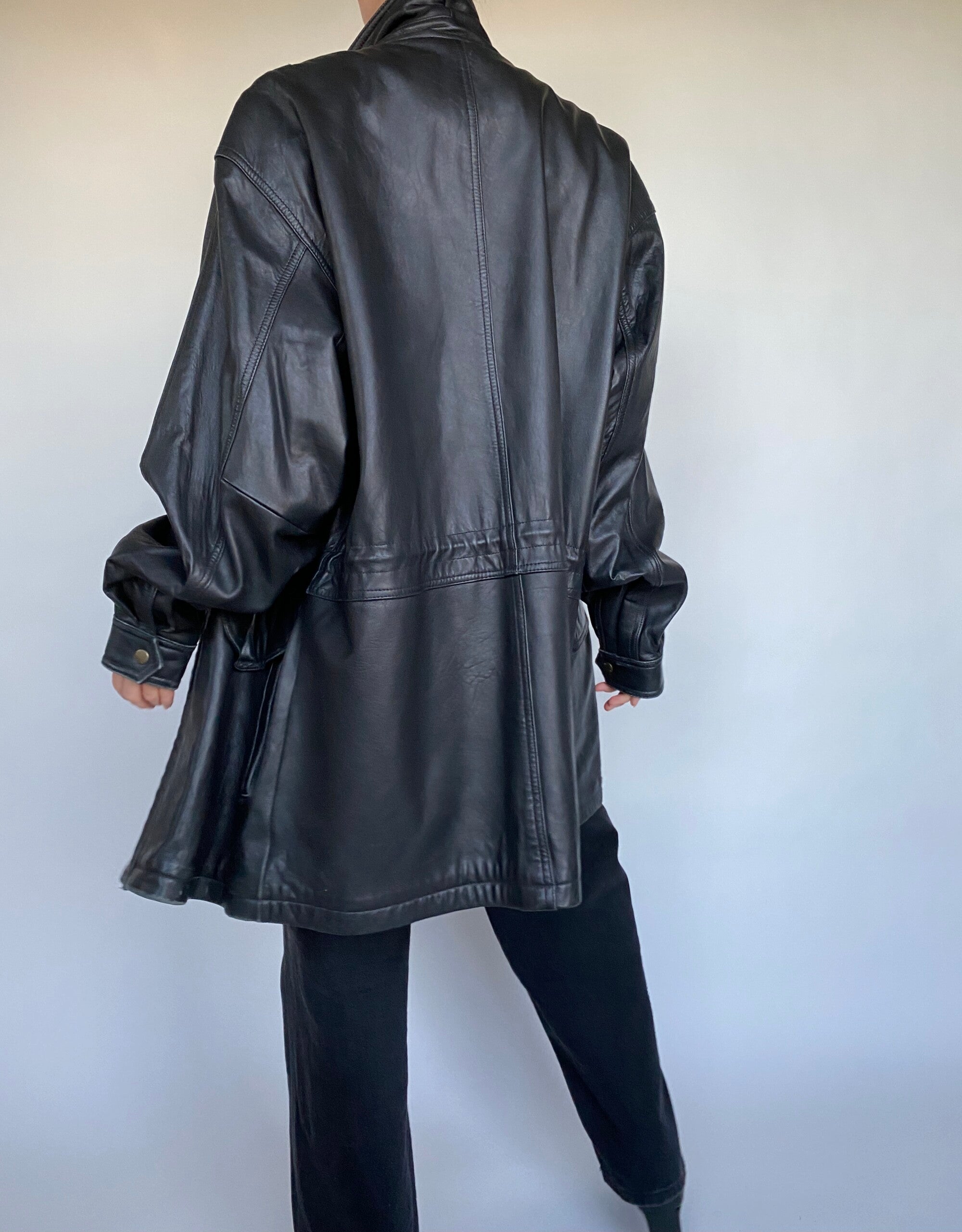 VINTAGE OVERSIZED BLACK LEATHER JACKET 474