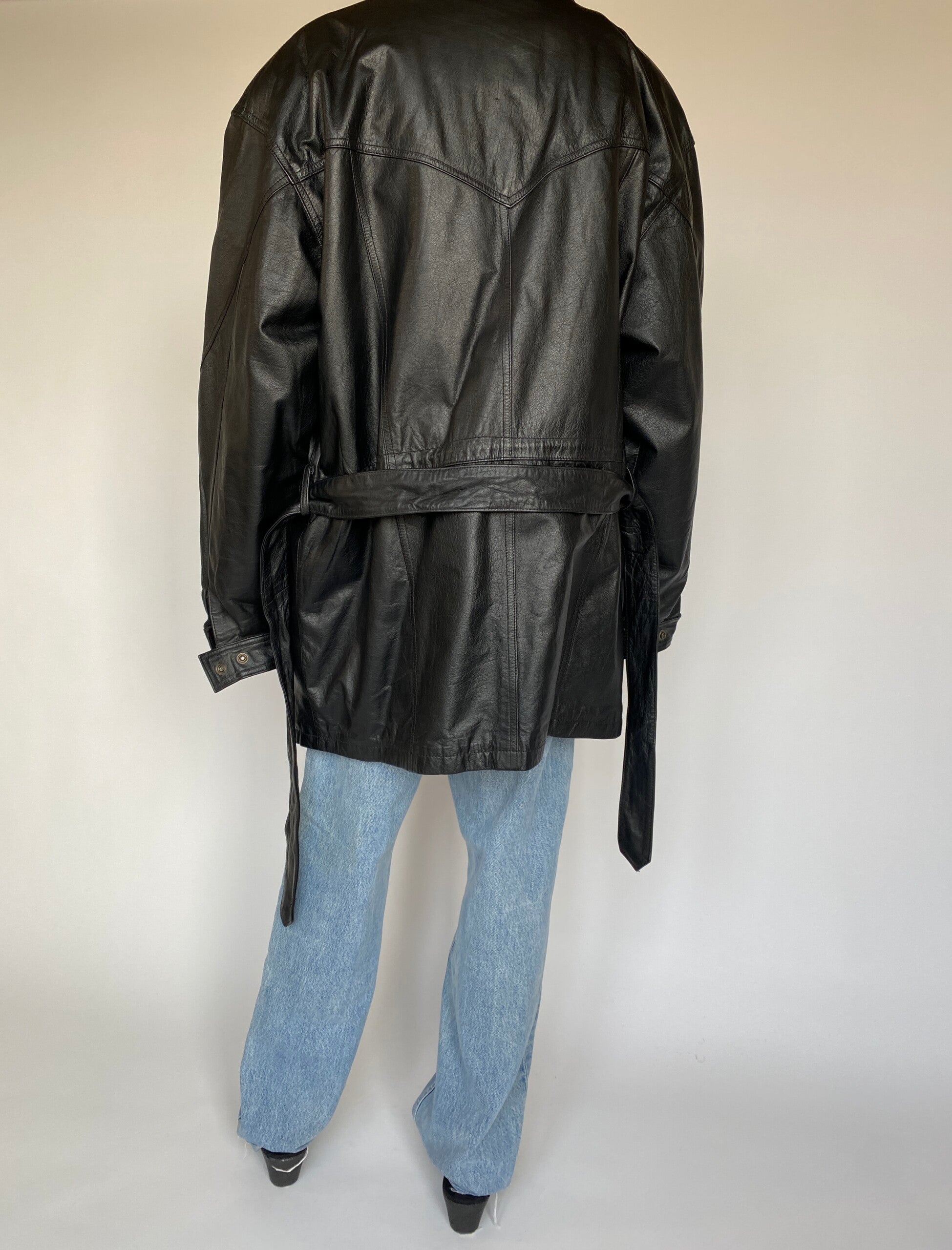 VINTAGE OVERSIZED BLACK LEATHER JACKET 752-2