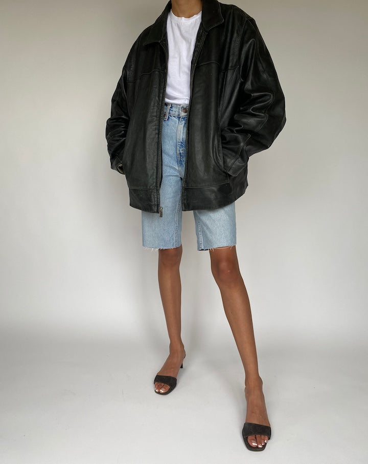 VINTAGE OVERSIZED BLACK LEATHER JACKET 830-2
