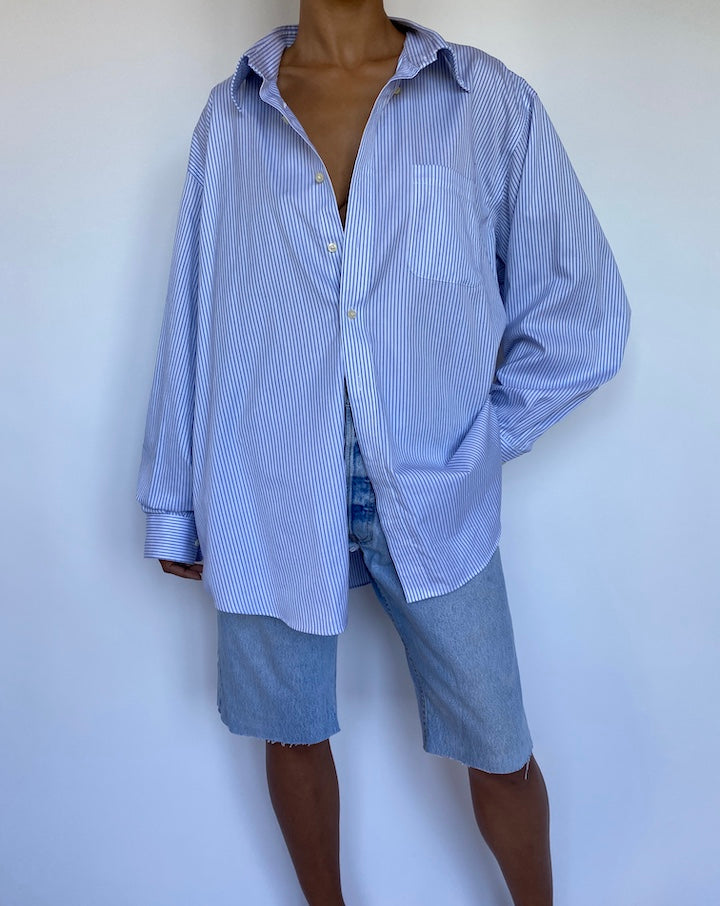 VINTAGE OVERSIZED BLUE AND WHITE STRIPED SHIRT 933-3