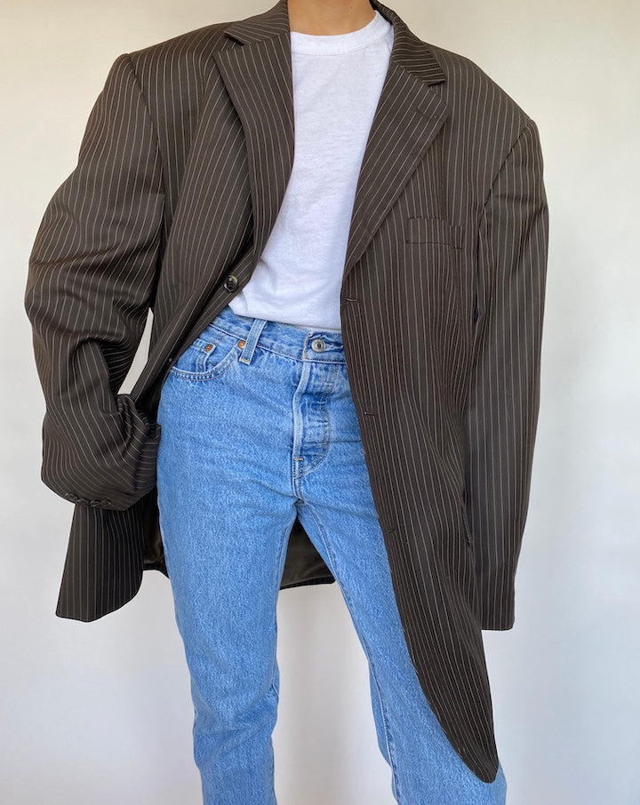 VINTAGE OVERSIZED DARK BROWN PINSTRIPED BLAZER MADE IN WOOL 597-2
