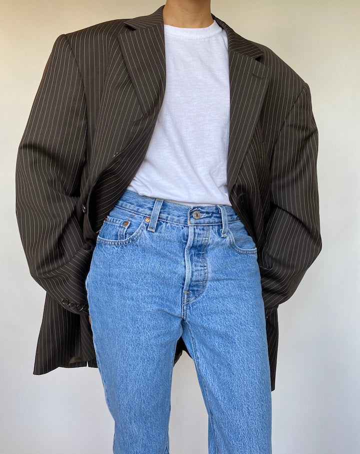 VINTAGE OVERSIZED DARK BROWN PINSTRIPED BLAZER MADE IN WOOL 597-5