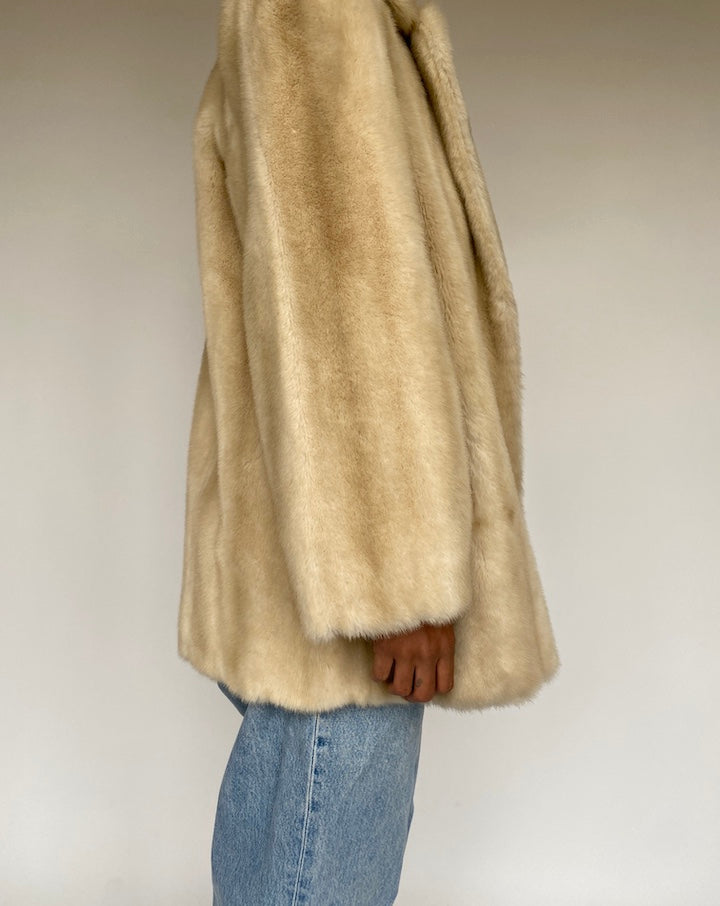VINTAGE OVERSIZED LIGHT BEIGE FAUX FUR JACKET 1230-3