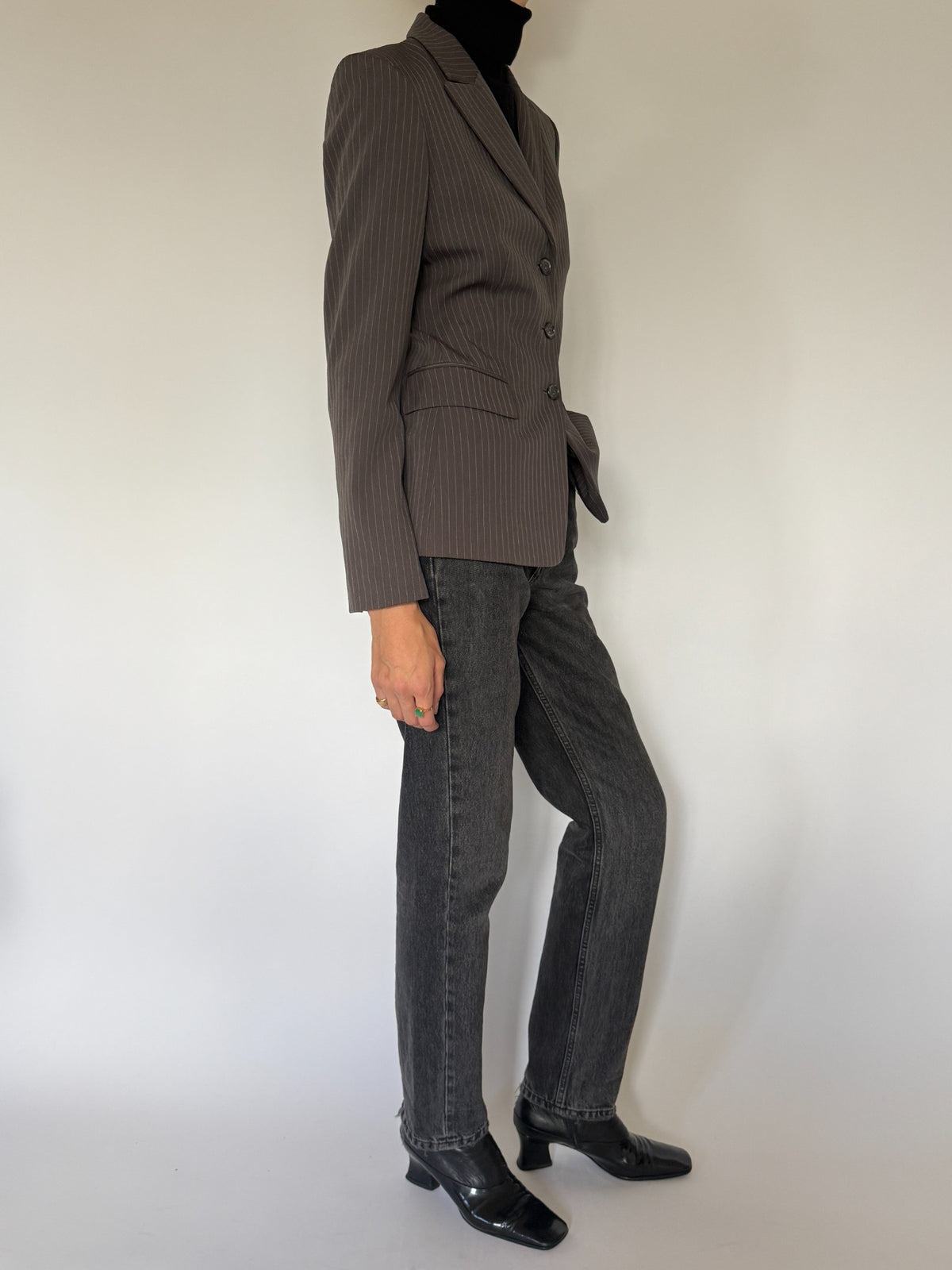 Vintage fitted pinstripe blazer in charcoal grey