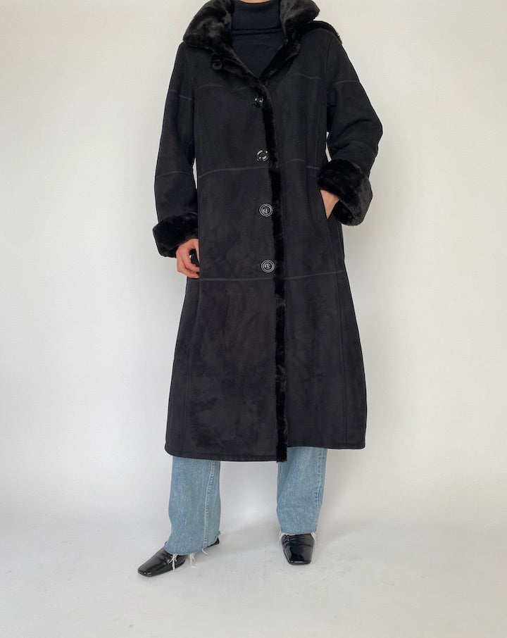 Vintage Long Black Coat with Faux Fur Lining 5288