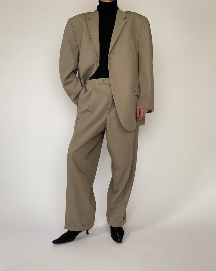 Vintage Oversized Calvin Klein 2 Piece Wool Suit 5284