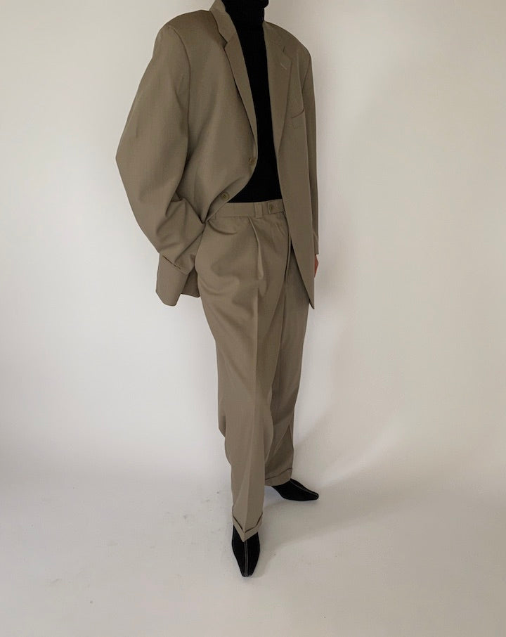 Vintage Oversized Calvin Klein 2 Piece Wool Suit 5284