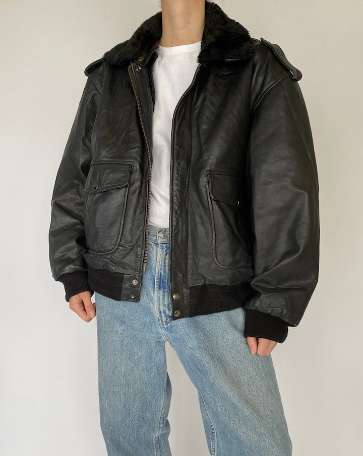 Vintage oversized leather jacket in black 5419