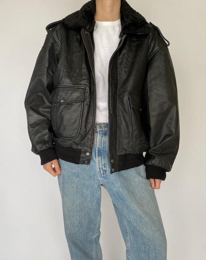 Vintage oversized leather jacket in black 5419