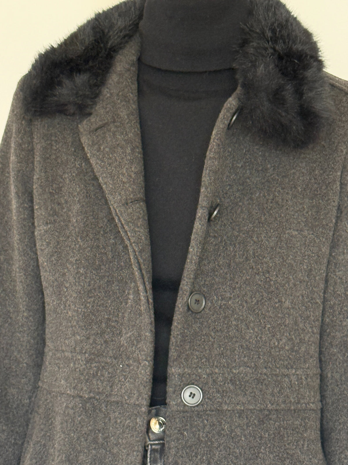 Vintage charcoal gray wool coat black faux fur collar view 8
