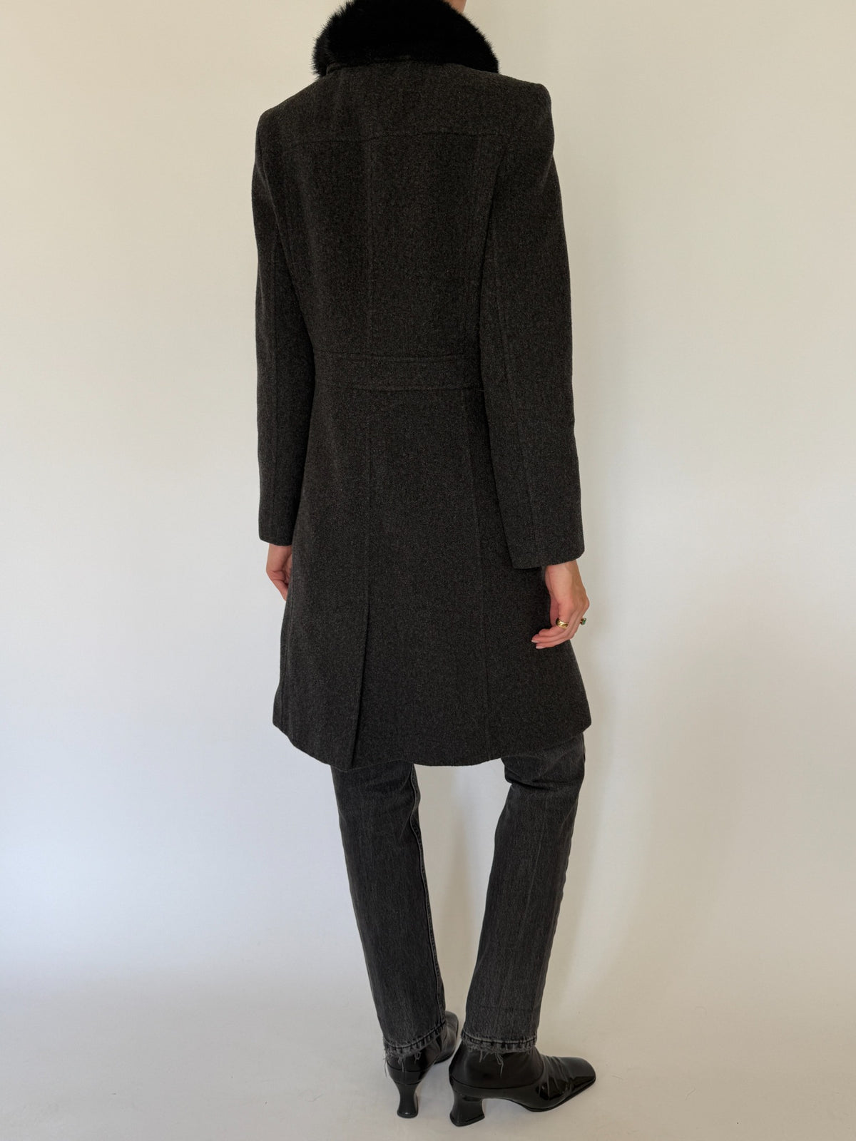 Vintage charcoal gray wool coat black faux fur collar view 6