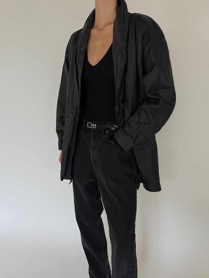 Vintage black leather jacket 4654