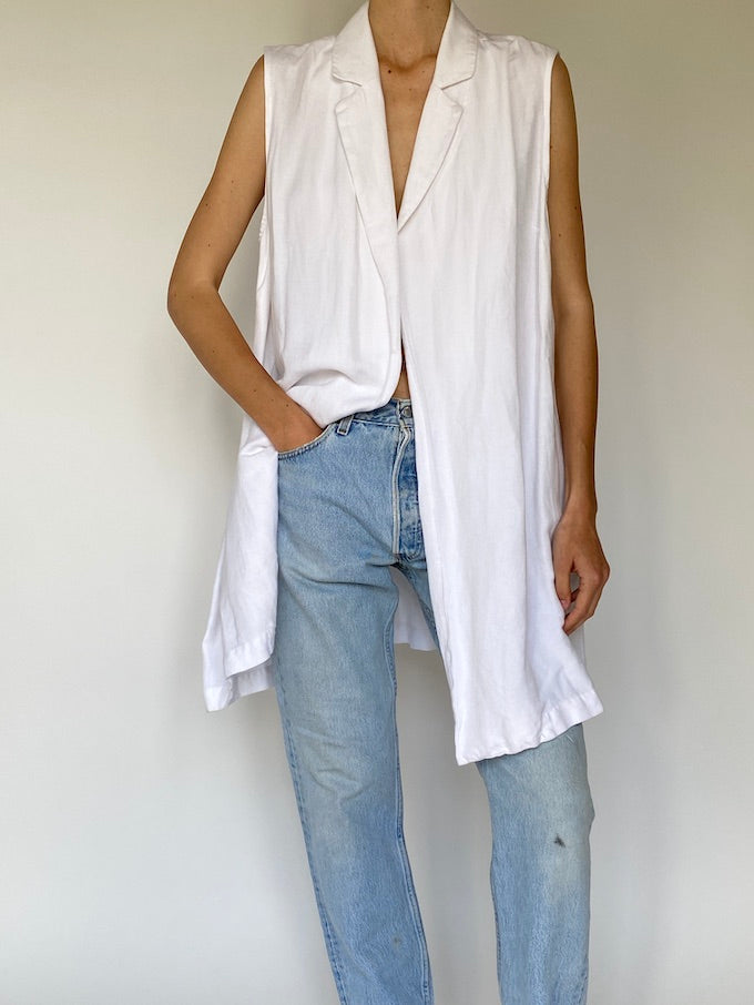 Vintage long white vest 3907