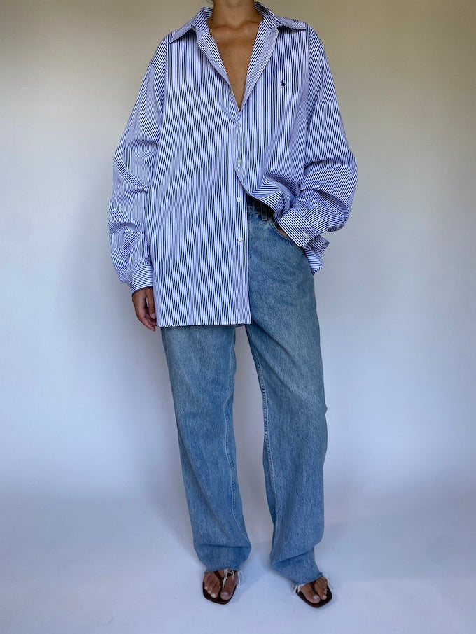 Vintage white and blue pinstriped shirt 5652