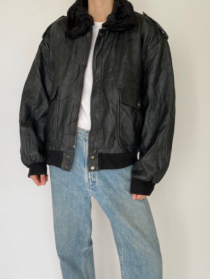 Vintage oversized leather jacket in black 5424