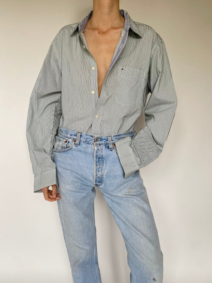 Vintage pinstriped Tommy Hilfiger shirt 5591