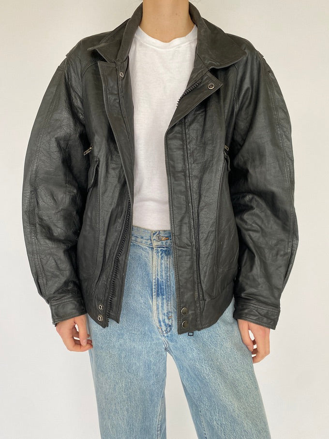 Vintage black leather jacket 5377