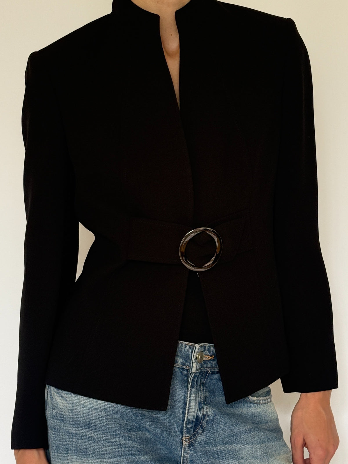 Vintage belted fitted blazer black front detail