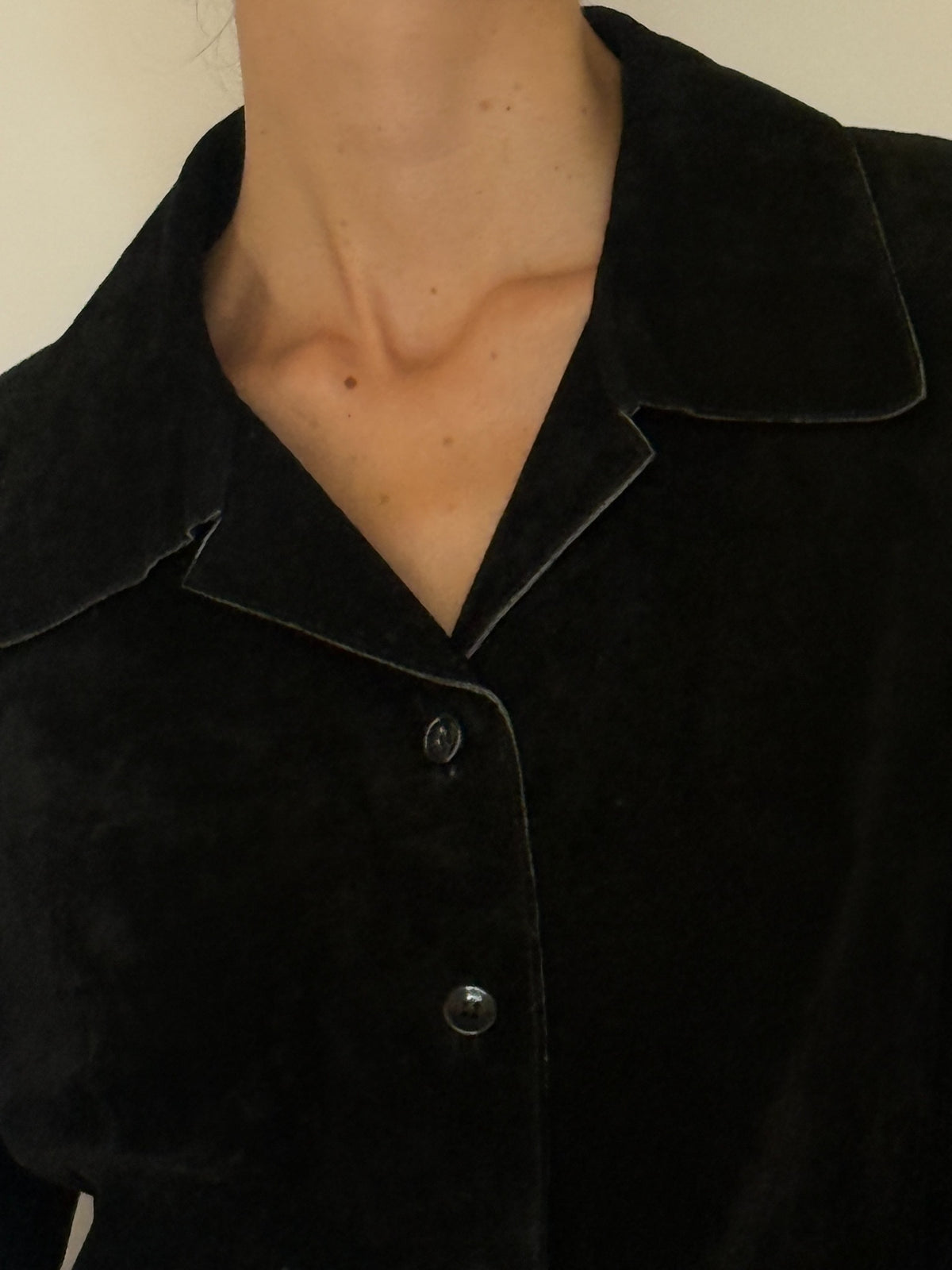 Vintage black suede leather blazer collar and suede detail