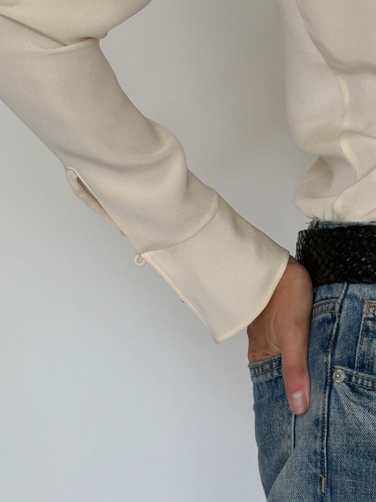 Vintage ivory 100% silk shirt cuff detail