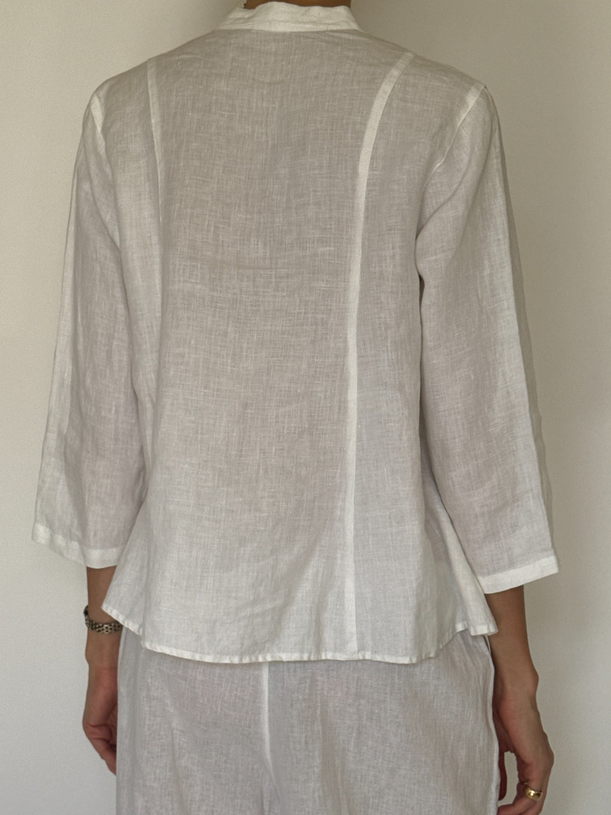 Vintage white linen button-front shirt with decorative marbled buttons